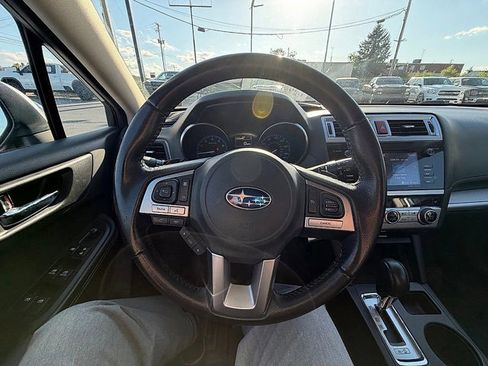 Used 2017 Subaru Outback 2.5i Premium AWD/4WD image 28