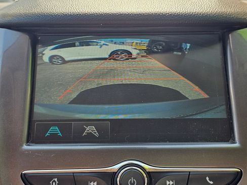 Used 2017 Chevrolet Cruze LT FWD image 23