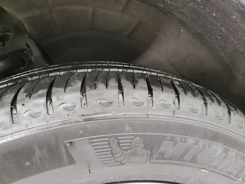 Used 2024 GMC Terrain SLT image 5