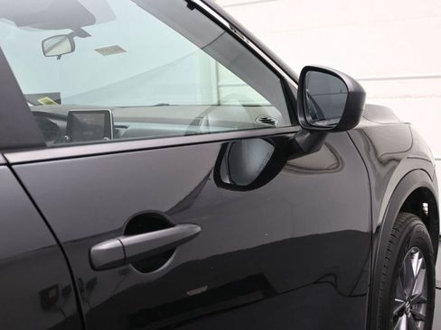 Used 2021 Nissan Rogue S AWD/4WD image 12