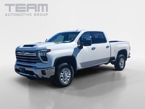 Used 2024 Chevrolet Silverado 2500 LTZ image 3