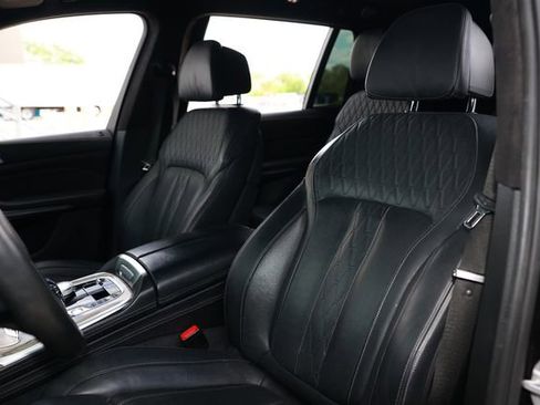 Used 2019 BMW X7 xDrive50i w/ Dynamic Handling Package AWD/4WD image 9