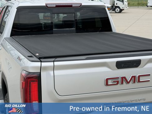 Used 2021 GMC Sierra 1500 SLT w/ SLT Premium Plus Package AWD/4WD image 5