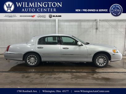 Used 2001 Lincoln Town Car Signature