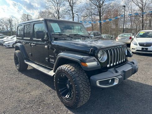 Used 2018 Jeep Wrangler Unlimited Sahara w/ Dual Top Group AWD/4WD image 4