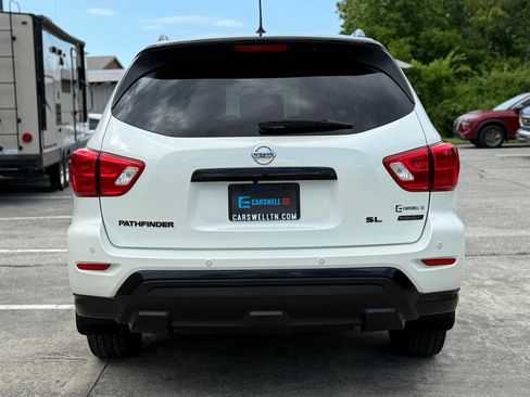 Used 2018 Nissan Pathfinder SL w/ Midnight Edition Package FWD image 6