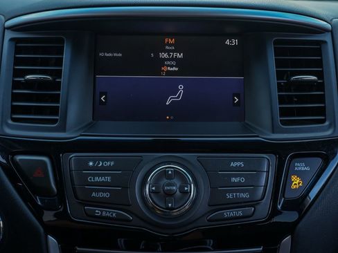 Used 2020 Nissan Pathfinder S image 29