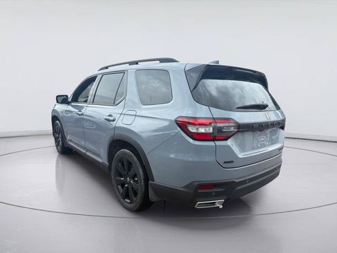 Used 2025 Honda Pilot Black Edition image 3