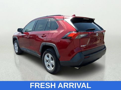 Used 2021 Toyota RAV4 XLE w/ Convenience Package FWD image 5