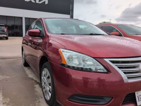 Used 2014 Nissan Sentra S FWD image 2