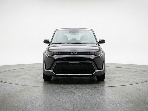 Used 2025 Kia Soul LX w/ LX Technology Package image 2