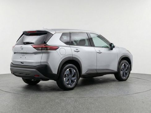 Used 2025 Nissan Rogue SV FWD image 9