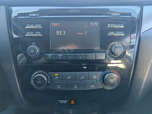 Used 2016 Nissan Rogue S image 12