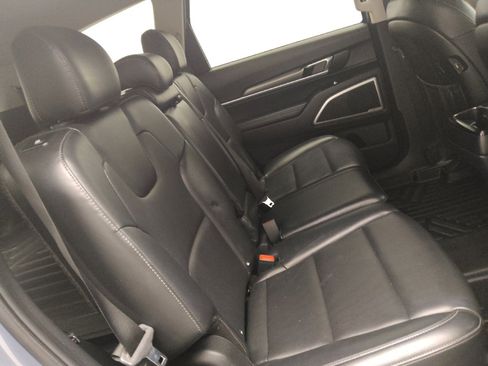Used 2020 Kia Telluride LX AWD/4WD image 19