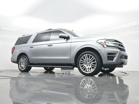 Used 2023 Ford Expedition Max Limited image 34