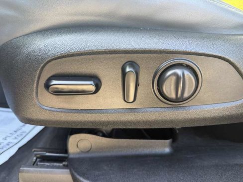 Used 2020 Buick Enclave Essence w/ Sound and Sites Package image 13