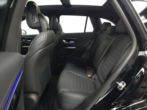 Used 2025 Mercedes-Benz GLC 350e 4MATIC image 23