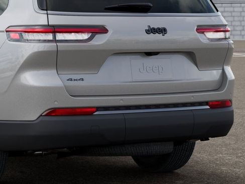 New 2026 Jeep Grand Cherokee L 4WD image 13