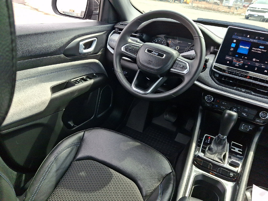 Used 2023 Jeep Compass Latitude AWD/4WD image 15
