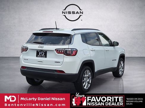 Used 2022 Jeep Compass Latitude AWD/4WD image 5