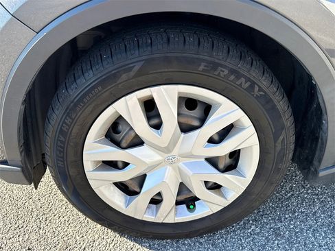 Certified 2021 Toyota C-HR LE image 11