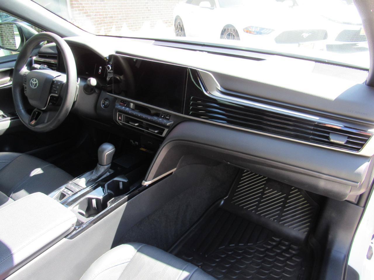 Used 2025 Toyota Camry XSE FWD image 33
