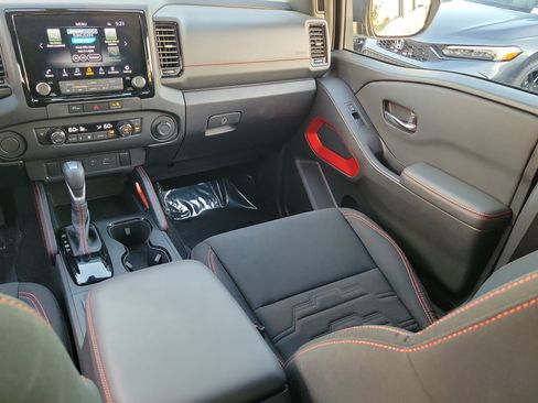 Used 2024 Nissan Frontier Pro-X w/ Technology Package image 19