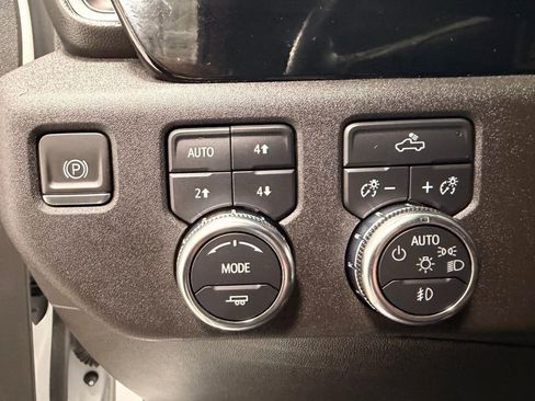 Used 2024 GMC Sierra 1500 Elevation image 26