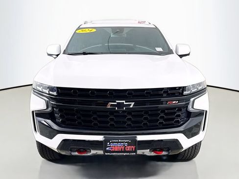 Used 2024 Chevrolet Tahoe Z71 w/ Luxury Package AWD/4WD image 2