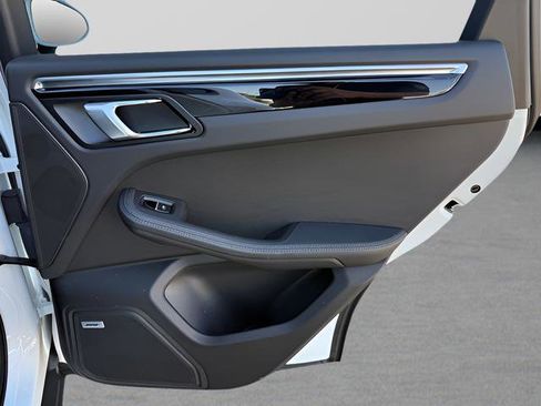 Used 2021 Porsche Macan image 29