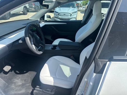 Used 2023 Tesla Model Y Long Range AWD/4WD image 5