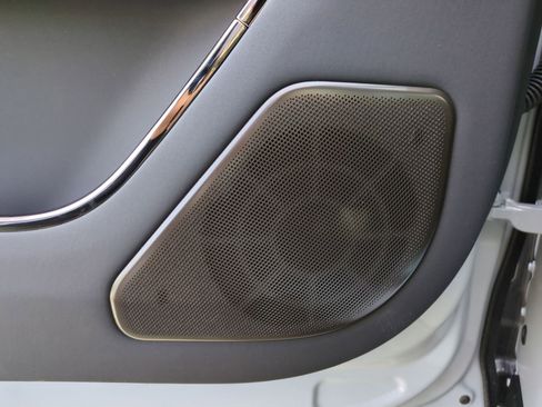 New 2026 Land Rover Range Rover Sport SV image 13