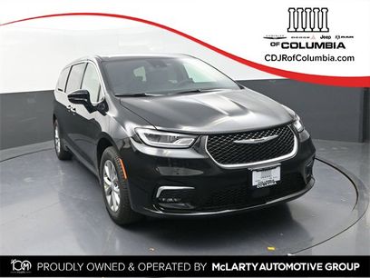 New 2026 Chrysler Pacifica Select