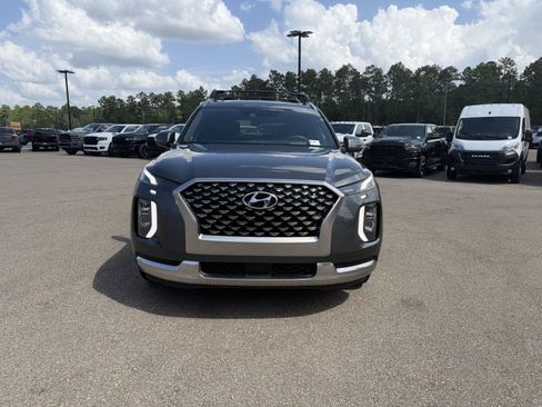 Used 2022 Hyundai Palisade Calligraphy FWD image 2