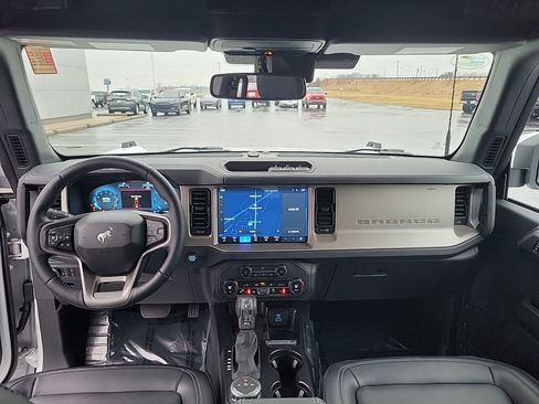 Used 2025 Ford Bronco Outer Banks image 23