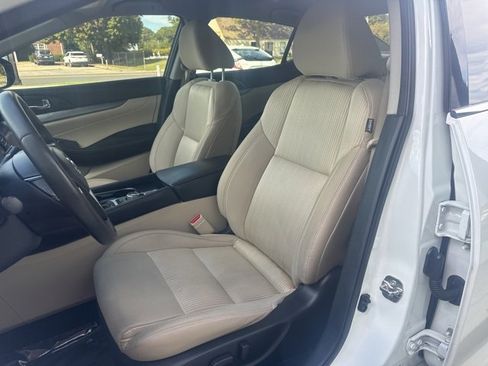 Used 2017 Nissan Maxima 3.5 S image 11