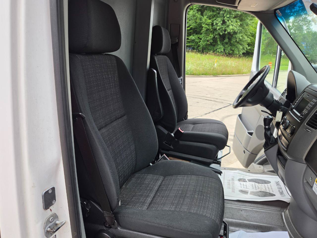 Used 2018 Freightliner Sprinter 3500 RWD image 20