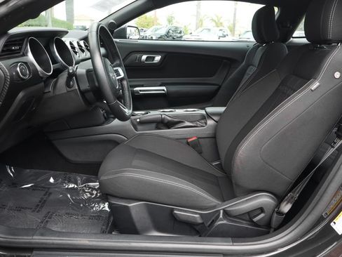 Used 2023 Ford Mustang Coupe RWD image 20