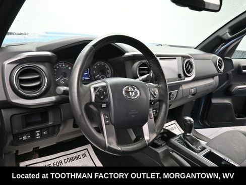 Used 2019 Toyota Tacoma TRD Sport AWD/4WD image 11