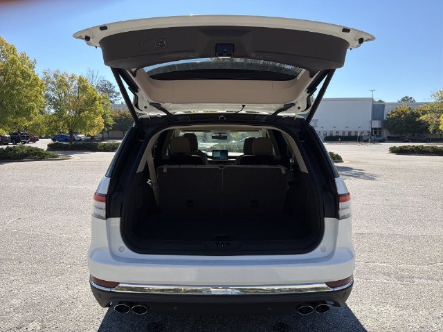 Used 2022 Lincoln Aviator Reserve w/ Elements Package Plus RWD image 26