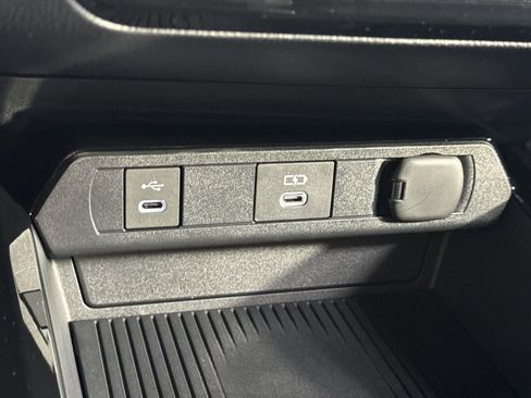 Used 2024 Toyota Prius Prime FWD image 43