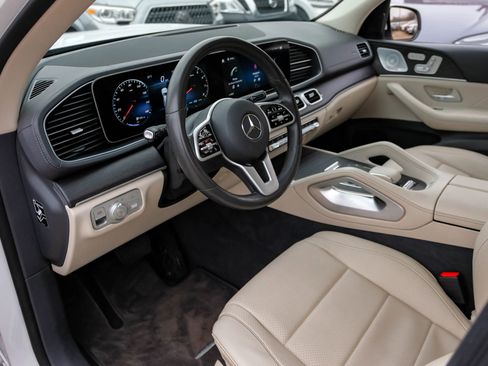 Used 2020 Mercedes-Benz GLS 450 4MATIC image 3