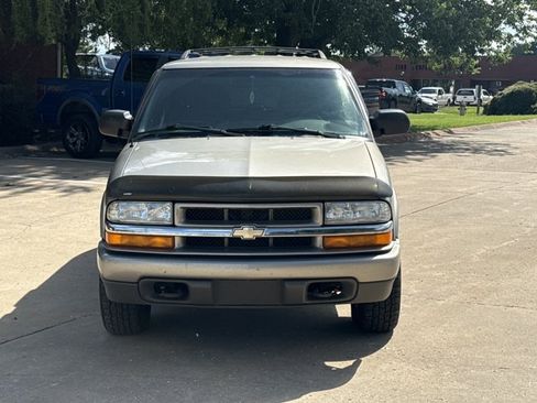 Used 2002 Chevrolet Blazer LS w/ Preferred Equipment Group AWD/4WD image 2