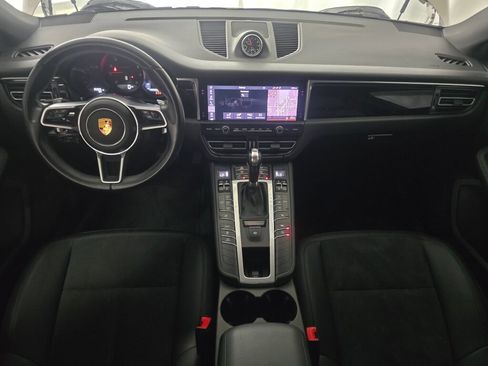 Used 2021 Porsche Macan AWD/4WD image 17
