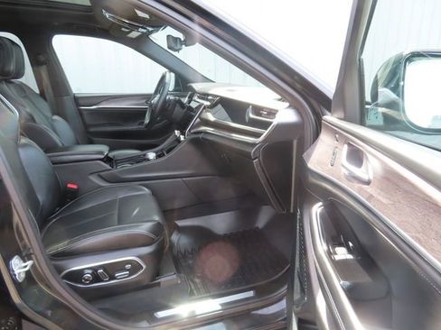 Used 2023 Jeep Grand Cherokee L Overland w/ Advanced Protech Group III image 24