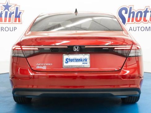Certified 2025 Honda Accord SE image 6