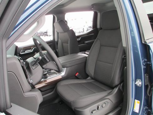 New 2026 GMC Sierra 1500 Elevation image 11