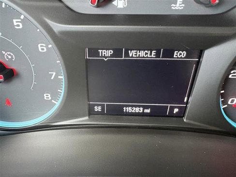 Used 2018 Chevrolet Equinox LT image 22