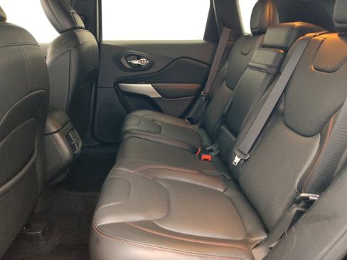 Used 2018 Jeep Cherokee Trailhawk w/ Quick Order Package 27L AWD/4WD image 18