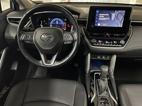 Used 2023 Toyota Corolla Cross XLE w/ Convenience Package AWD/4WD image 32
